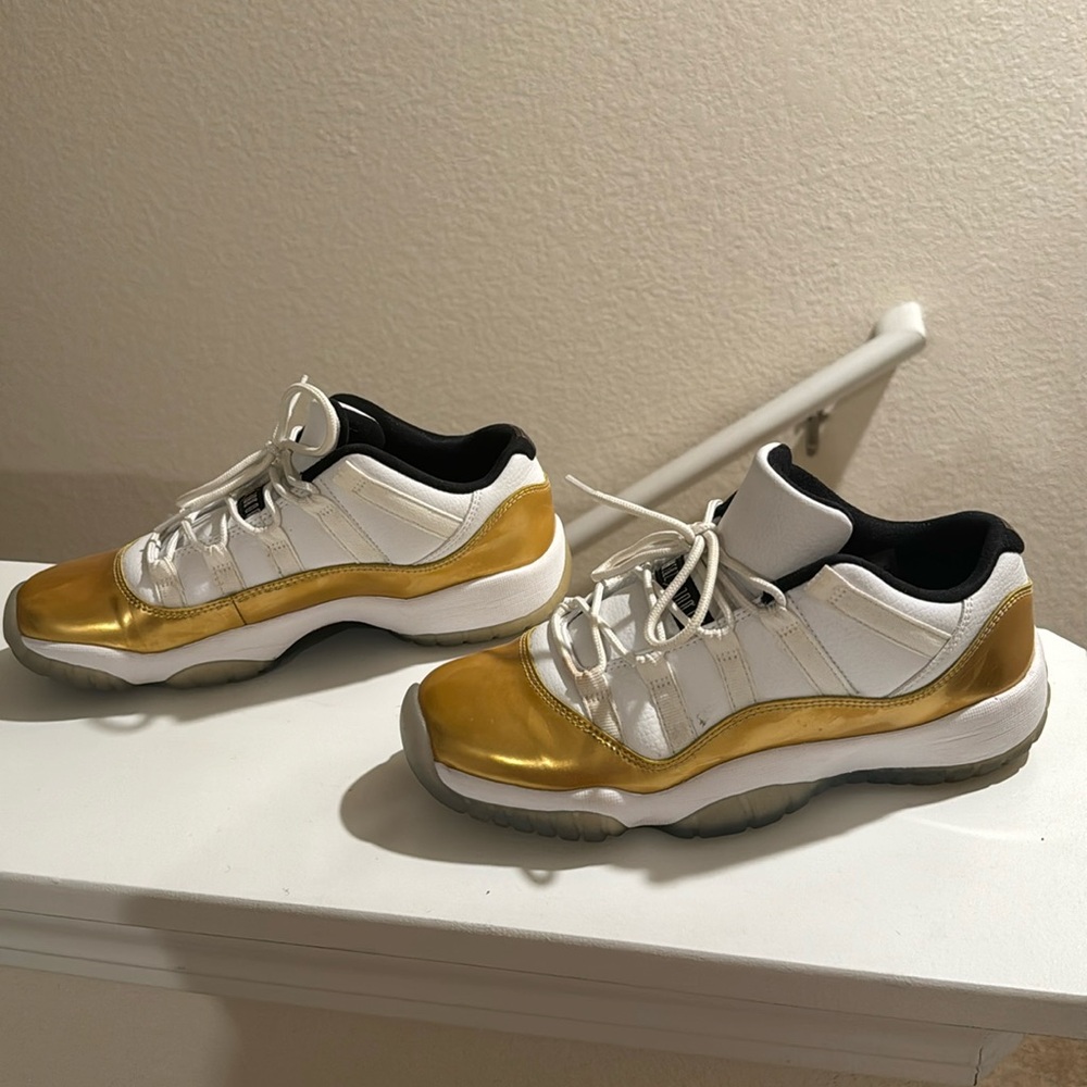 Jordan 11 Retro Low